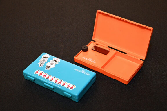 2 / 1 1 ( 水・祝)　小学生向け　かんたん電子工作教室